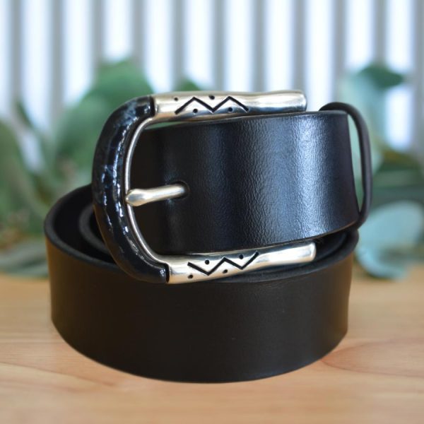 Narira leather belt in black